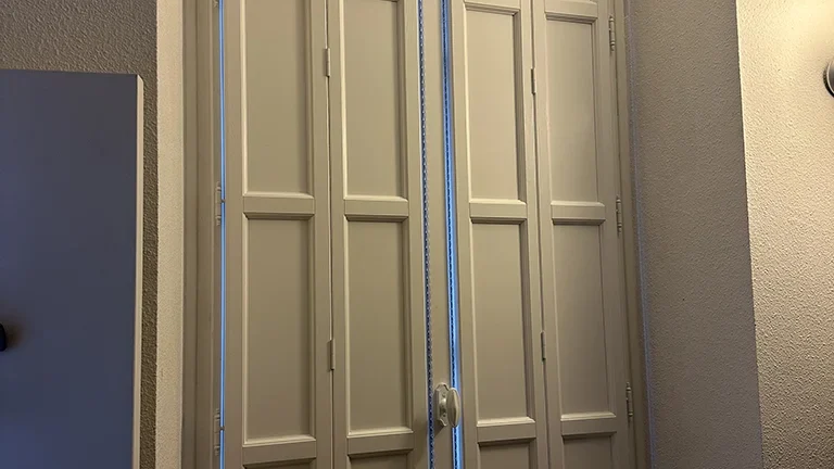 Fenêtre volet intérieur