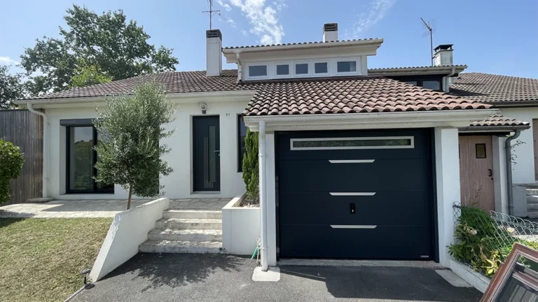 Porte de garage sectionelle - Premium Menuiserie